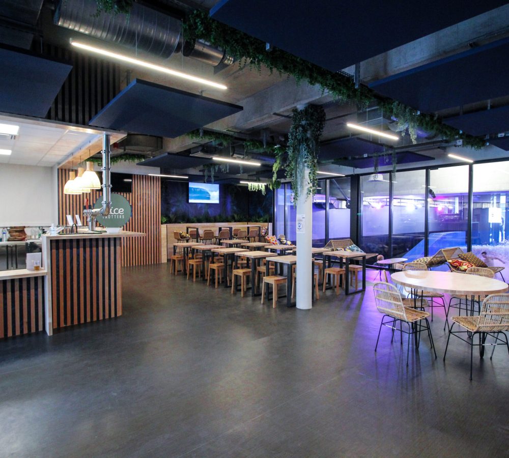 Espace accueil et bar du centre squash horizon