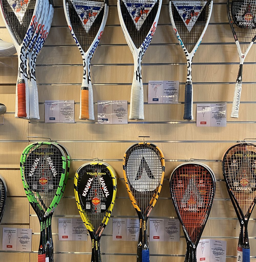 Raquettes Les différentes raquettes disponible au centre de Squash Horizon